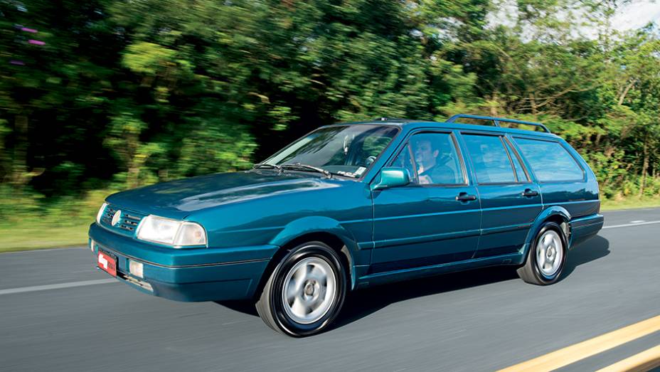 Linhas curvas buriladas em túnel de vento | <a href="https://quatrorodas.abril.com.br/carros/classicos-brasileiros/volkswagen-quantum-segunda-geracao-746867.shtml" rel="migration">Leia mais</a>