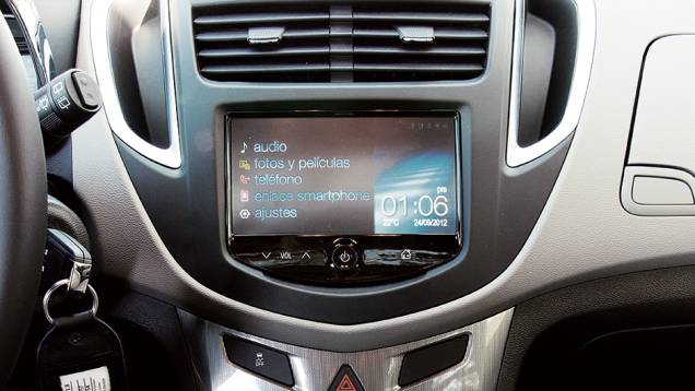 Todos os Tracker terão o mesmo sistema multimídia do Onix | <a href="https://quatrorodas.abril.com.br/carros/impressoes/chevrolet-tracker-747577.shtml" rel="migration">Leia mais</a> Todos os Tracker terão o mesmo sistema multimídia do Onix | <a href="https://quatrorodas.abril.com.br/carros/impressoes/chevrolet-tracker-747577.shtml" rel="migration">Leia mais</a>