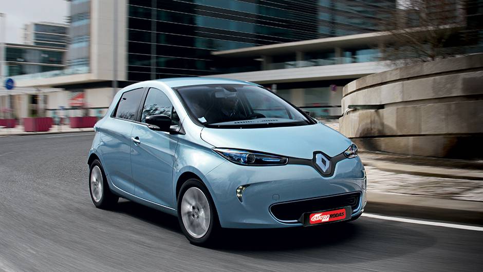 A base &eacute; do Clio europeu, mas o design &eacute; exclusivo | <a href="https://quatrorodas.abril.com.br/carros/impressoes/renault-zoe-747928.shtml" rel="migration">Leia mais</a>