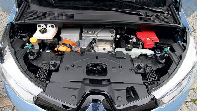 Motor elétrico chega a 88 cv | <a href="https://quatrorodas.abril.com.br/carros/impressoes/renault-zoe-747928.shtml" rel="migration">Leia mais</a> Motor elétrico chega a 88 cv | <a href="https://quatrorodas.abril.com.br/carros/impressoes/renault-zoe-747928.shtml" rel="migration">Leia mais</a>