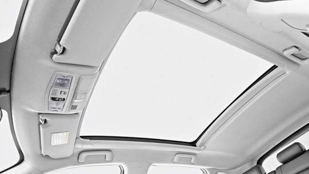 Teto de vidro e xenônio custam 6 000 reais | <a href="https://quatrorodas.abril.com.br/carros/lancamentos/mitsubishi-asx-awd-748892.shtml" rel="migration">Leia mais</a> Teto de vidro e xenônio custam 6 000 reais | <a href="https://quatrorodas.abril.com.br/carros/lancamentos/mitsubishi-asx-awd-748892.shtml" rel="migration">Leia mais</a>