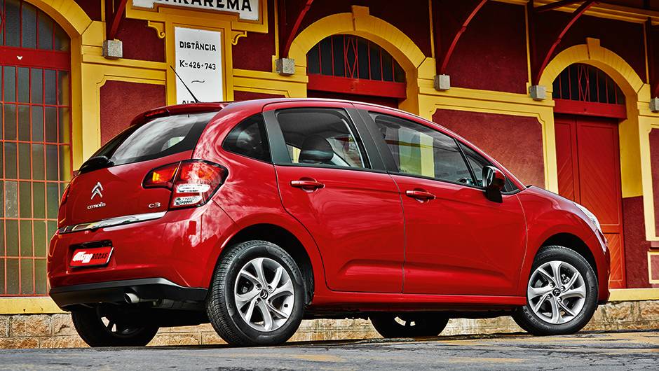 Vers&atilde;o Tendance abre m&atilde;o dos cromados da vers&atilde;o mais cara | <a href="https://quatrorodas.abril.com.br/carros/comparativos/fiesta-x-208-x-c3-749647.shtml" rel="migration">Leia mais</a>