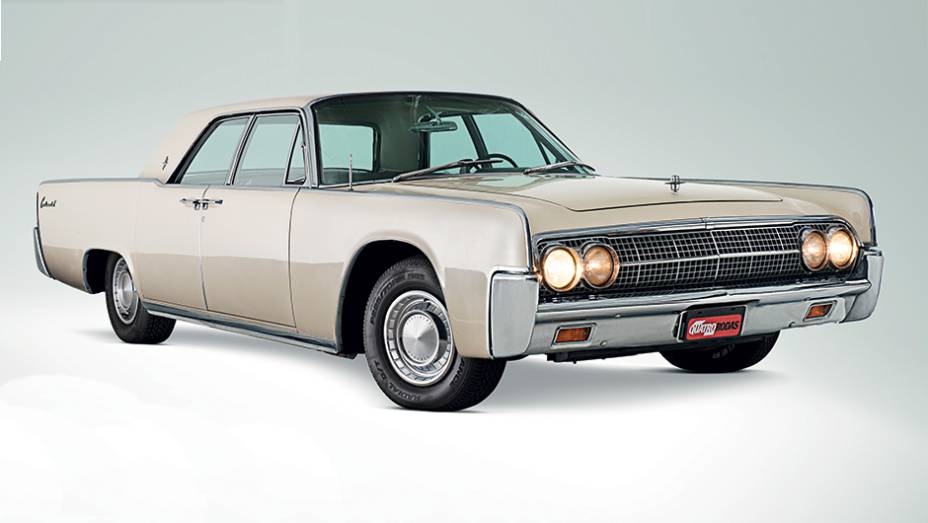 Continental 63: linhas discretas e elegantes que fizeram sua fama | <a href="https://quatrorodas.abril.com.br/carros/classicos-grandescarros/lincoln-continental-751204.shtml" rel="migration">Leia mais</a>