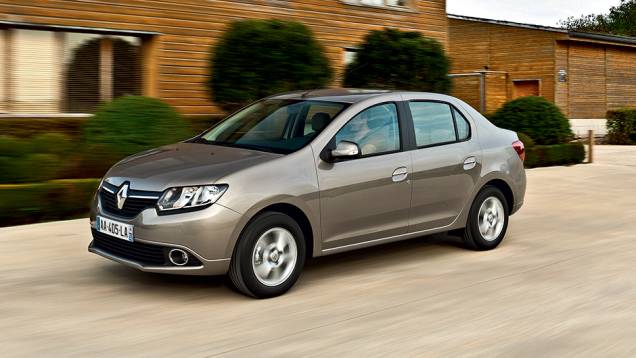 Grade com logo Renault é mais refinada que a da marca Dacia | <a href="https://quatrorodas.abril.com.br/carros/impressoes/dacia-logan-749339.shtml" rel="migration">Leia mais</a> Grade com logo Renault é mais refinada que a da marca Dacia | <a href="https://quatrorodas.abril.com.br/carros/impressoes/dacia-logan-749339.shtml" rel="migration">Leia mais</a>