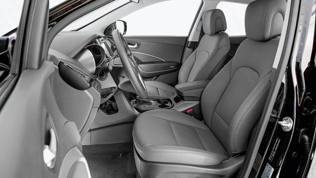 Assim como na dianteira,... | <a href="https://quatrorodas.abril.com.br/carros/testes/hyundai-santa-fe-3-3-749761.shtml" rel="migration">Leia mais</a> Assim como na dianteira,... | <a href="https://quatrorodas.abril.com.br/carros/testes/hyundai-santa-fe-3-3-749761.shtml" rel="migration">Leia mais</a>