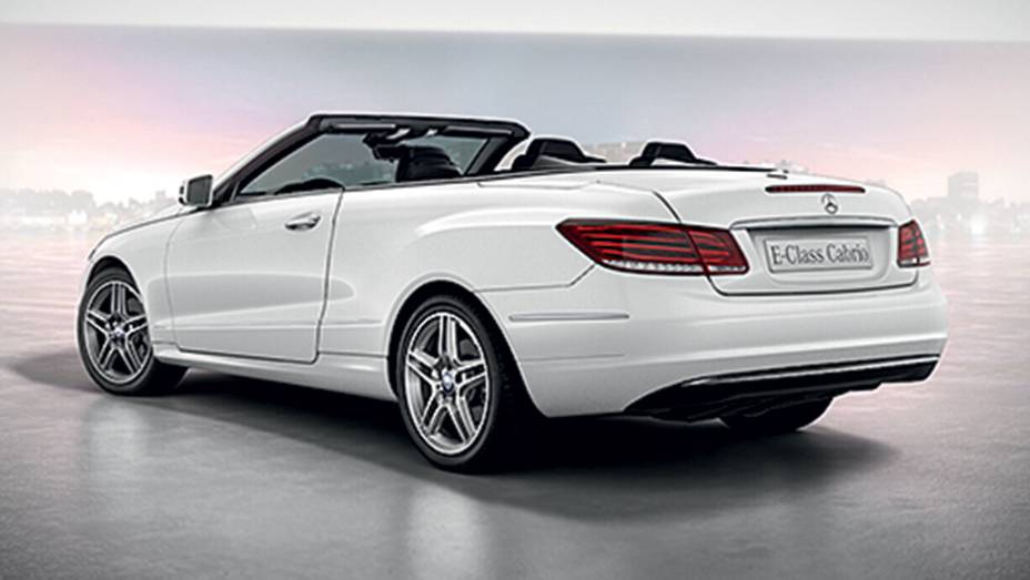 O cabriolet é um conversível de quatro lugares | <a href="https://quatrorodas.abril.com.br/carros/lancamentos/mercedes-benz-250-avantgarde-753592.shtml" rel="migration">Leia mais</a>