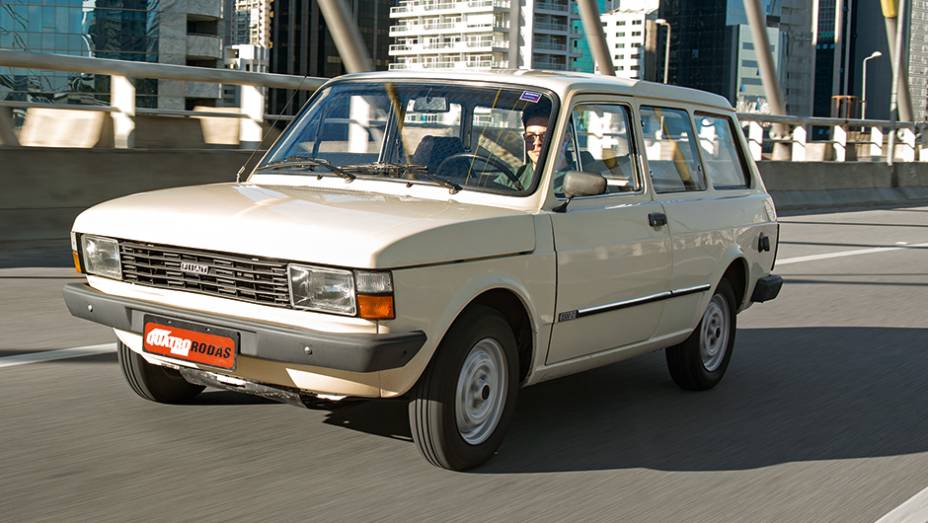 Baseada no Fiat 147, a perua foi desenvolvida no Brasil | <a href="https://quatrorodas.abril.com.br/carros/classicos-brasileiros/fiat-panorama-756366.shtml" rel="migration">Leia mais</a>