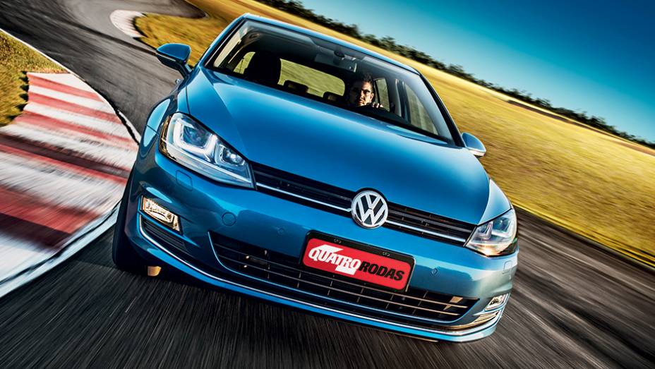 Logo VW invade o capô: DNA dos projetos mais novos da marca | <a href="http://quatrorodas.abril.com.br/carros/testes/volkswagen-golf-highline-1-4-tsi-755814.shtml" rel="migration">Leia mais</a>