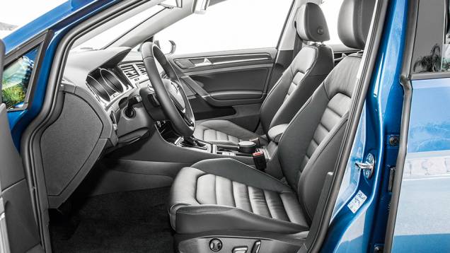 Banco elétrico, couro e rodas aro 17 são opcionais | <a href="https://quatrorodas.abril.com.br/carros/comparativos/audi-a3-x-vw-golf-757579.shtml" rel="migration">Leia mais</a> Banco elétrico, couro e rodas aro 17 são opcionais | <a href="https://quatrorodas.abril.com.br/carros/comparativos/audi-a3-x-vw-golf-757579.shtml" rel="migration">Leia mais</a>
