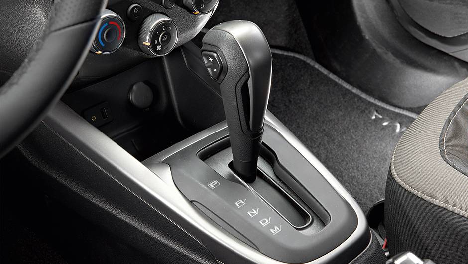 Transmiss&atilde;o autom&aacute;tica &eacute; a novidade | <a href="https://quatrorodas.abril.com.br/carros/comparativos/cobalt-x-prisma-756506.shtml" rel="migration">Leia mais</a>