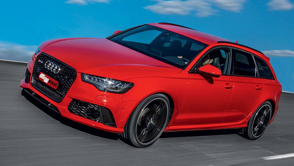 Kit aerodin&acirc;mico e rodas gigantes identificam a vers&atilde;o nervosa | <a href="https://quatrorodas.abril.com.br/carros/testes/audi-rs-6-avant-759563.shtml" rel="migration">Leia mais</a>
