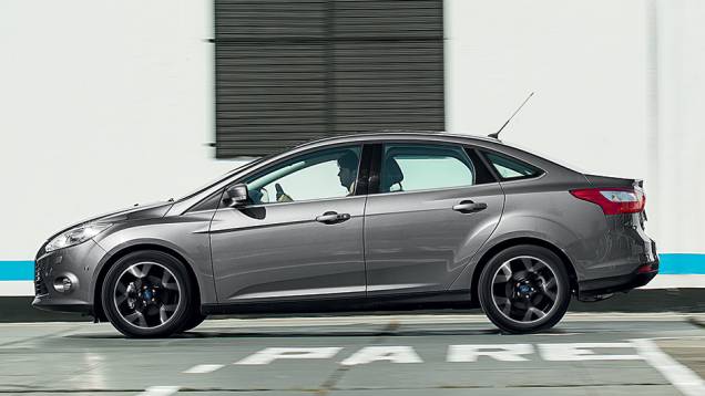 Na nova geração, Focus cresceu 19 cm no comprimento | <a href="https://quatrorodas.abril.com.br/carros/testes/ford-focus-sedan-759561.shtml" rel="migration">Leia mais</a>