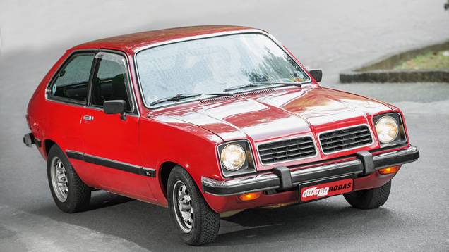 O nosso Chevette tinha a mesma cara do similar americano | <a href="https://quatrorodas.abril.com.br/carros/classicos-brasileiros/chevrolet-chevette-hatch-760503.shtml" rel="migration">Leia mais</a>