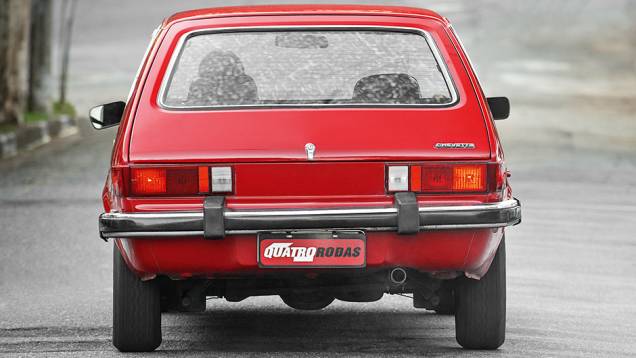 A tampa traseira ampla facilitava o acesso a cargas volumosas | <a href="https://quatrorodas.abril.com.br/carros/classicos-brasileiros/chevrolet-chevette-hatch-760503.shtml" rel="migration">Leia mais</a>