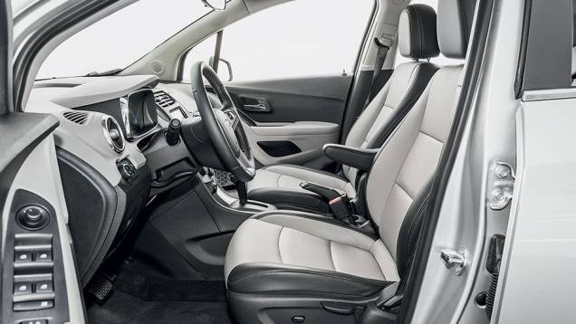 Espaço interno e... | <a href="https://quatrorodas.abril.com.br/carros/testes/chevrolet-tracker-ltz-1-8-758669.shtml" rel="migration">Leia mais</a>