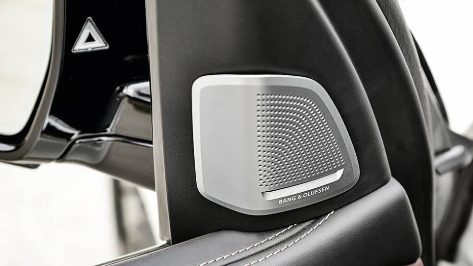 No pacote premium, o requinte do som Bang & Olufsen | <a href="https://quatrorodas.abril.com.br/carros/impressoes/bmw-x5-764008.shtml" rel="migration">Leia mais</a>