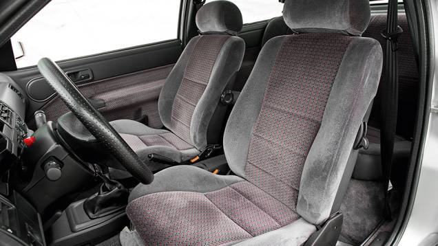 Na linha 1994, o Escort XR3 perdeu os bancos Recaro | <a href="https://quatrorodas.abril.com.br/carros/classicos-brasileiros/ford-escort-xr3-763284.shtml" rel="migration">Leia mais</a> Na linha 1994, o Escort XR3 perdeu os bancos Recaro | <a href="https://quatrorodas.abril.com.br/carros/classicos-brasileiros/ford-escort-xr3-763284.shtml" rel="migration">Leia mais</a>