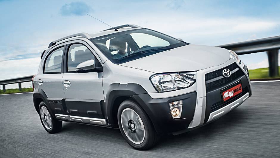 Na pr&aacute;tica, visual lameiro custa 3 200 reais a mais | <a href="https://quatrorodas.abril.com.br/carros/testes/toyota-etios-cross-766195.shtml" rel="migration">Leia mais</a>