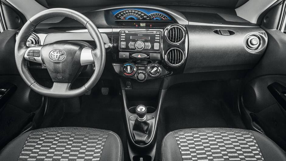 Este mesmo volante equipa Corolla XRS, Etios XLS e Cross | <a href="https://quatrorodas.abril.com.br/carros/testes/toyota-etios-cross-766195.shtml" rel="migration">Leia mais</a>