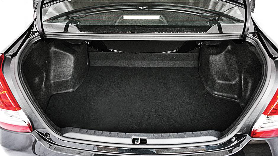 1&ordm; lugar Custos: Etios XLS. Estrutura de metal dificulta o uso com o banco rebatido | <a href="https://quatrorodas.abril.com.br/carros/comparativos/sedas-45-mil-reais-764153.shtml" rel="migration">Leia mais</a>