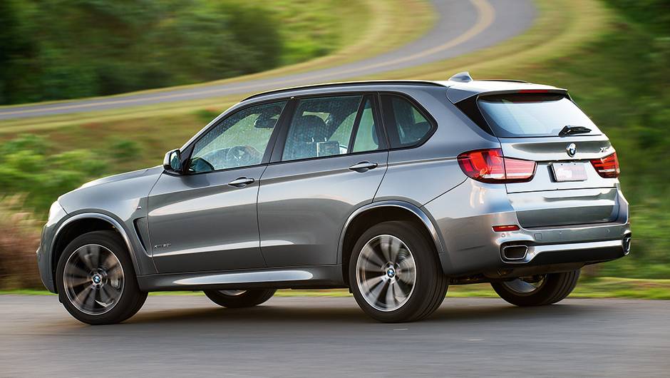 Linhas da segunda gera&ccedil;&atilde;o foram mantidas | <a href="https://quatrorodas.abril.com.br/carros/impressoes/bmw-x5-765445.shtml" rel="migration">Leia mais</a>