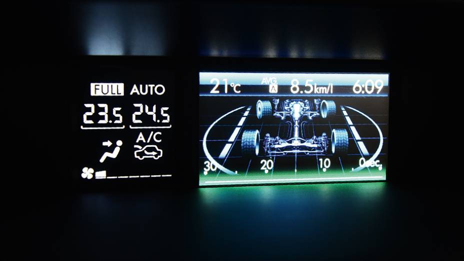 Torque distribuído entre as rodas sob demanda | <a href="https://quatrorodas.abril.com.br/carros/impressoes/subaru-xv-765442.shtml" rel="migration">Leia mais</a>