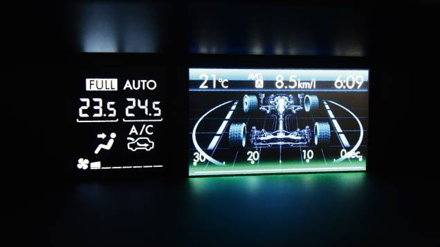 Torque distribuído entre as rodas sob demanda | <a href="https://quatrorodas.abril.com.br/carros/impressoes/subaru-xv-765442.shtml" rel="migration">Leia mais</a>