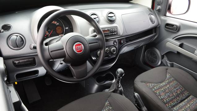 Upgrade na cabine é um dos pontos fortes do Fiorino, mas qualquer item de conforto é opcional | <a href="https://quatrorodas.abril.com.br/carros/impressoes/fiat-fiorino-1-4-771705.shtml" rel="migration">Leia mais</a> Upgrade na cabine é um dos pontos fortes do Fiorino, mas qualquer item de conforto é opcional | <a href="https://quatrorodas.abril.com.br/carros/impressoes/fiat-fiorino-1-4-771705.shtml" rel="migration">Leia mais</a>
