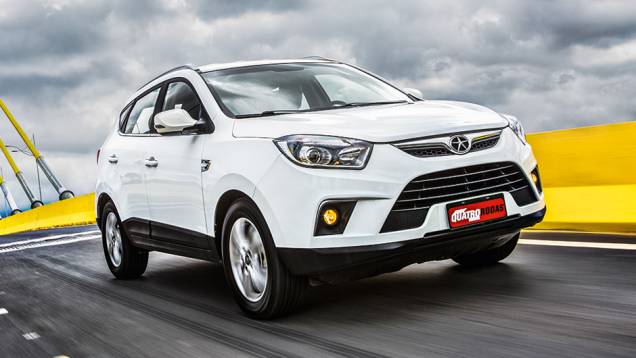 Design do T6 ficou a cargo da própria JAC, que tem estúdio em Turim, na Itália | <a href="https://quatrorodas.abril.com.br/carros/impressoes/jac-t6-771372.shtml" rel="migration">Leia mais</a> Design do T6 ficou a cargo da própria JAC, que tem estúdio em Turim, na Itália | <a href="https://quatrorodas.abril.com.br/carros/impressoes/jac-t6-771372.shtml" rel="migration">Leia mais</a>