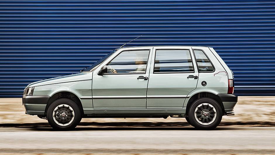 Mille d&aacute; adeus ao mercado com tiragem de 2 000 unidades | <a href="https://quatrorodas.abril.com.br/carros/impressoes/fiat-grazie-mille-774026.shtml" rel="migration">Leia mais</a>
