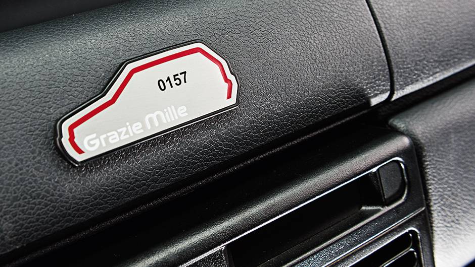 Placa no painel tem o n&uacute;mero de s&eacute;rie gravado | <a href="https://quatrorodas.abril.com.br/carros/impressoes/fiat-grazie-mille-774026.shtml" rel="migration">Leia mais</a>