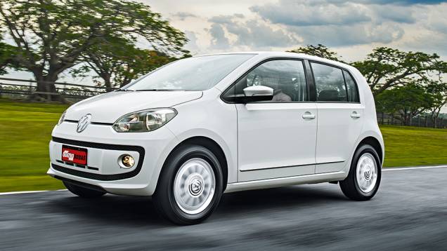 Sem grade frontal, o motor respira pelas aberturas no para-choque | <a href="https://quatrorodas.abril.com.br/carros/testes/volkswagen-up-773936.shtml" rel="migration">Leia mais</a>