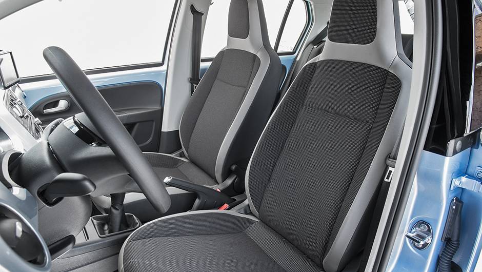 HIGH UP!: Bancos v&ecirc;m com apliques de couro | <a href="https://quatrorodas.abril.com.br/carros/testes/volkswagen-up-773936.shtml" rel="migration">Leia mais</a>