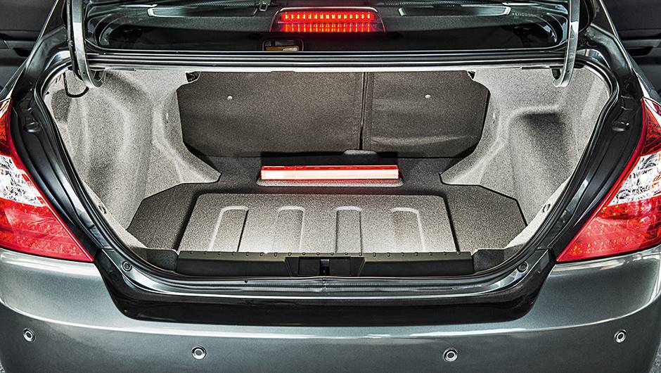 ... leva at&eacute; 670 litros de bagagem | <a href="https://quatrorodas.abril.com.br/carros/testes/geely-ec7-1-8-gs-780443.shtml" rel="migration">Leia mais</a>