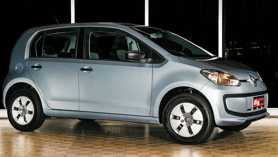 Take Up! &eacute; o mais barato, por&eacute;m fica mais caro quando ganha opcionais. Pe&ccedil;a com dire&ccedil;&atilde;o el&eacute;trica | <a href="https://quatrorodas.abril.com.br/carros/comparativos/hatches-compactos-entrada-779938.shtml" rel="migration">Leia mais</a>