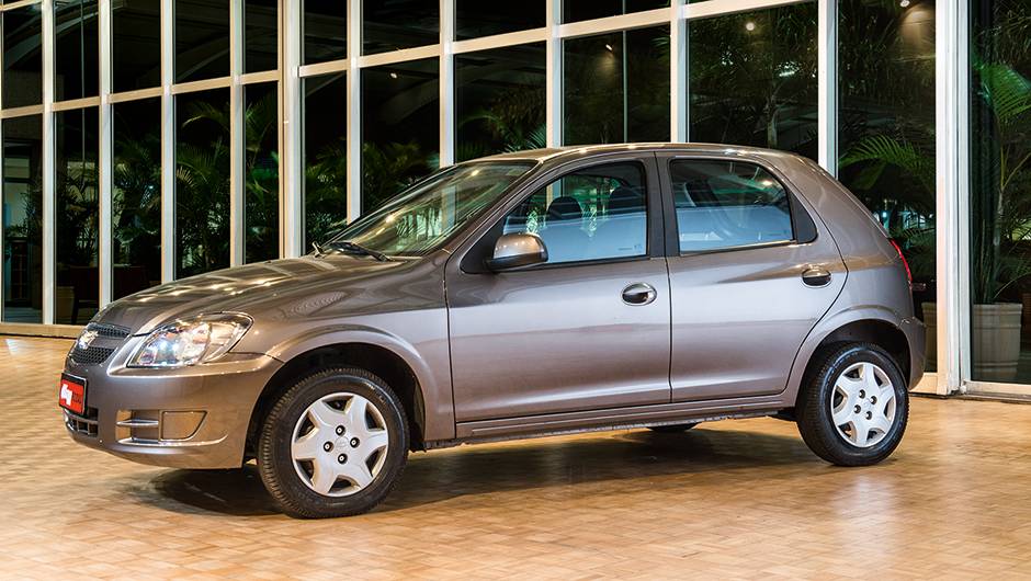 Celta est&aacute; ultrapassado e ser&aacute; substitu&iacute;do por um novo subcompacto, mas tem boa fama no mercado | <a href="https://quatrorodas.abril.com.br/carros/comparativos/hatches-compactos-entrada-779938.shtml" rel="migration">Leia mais</a>