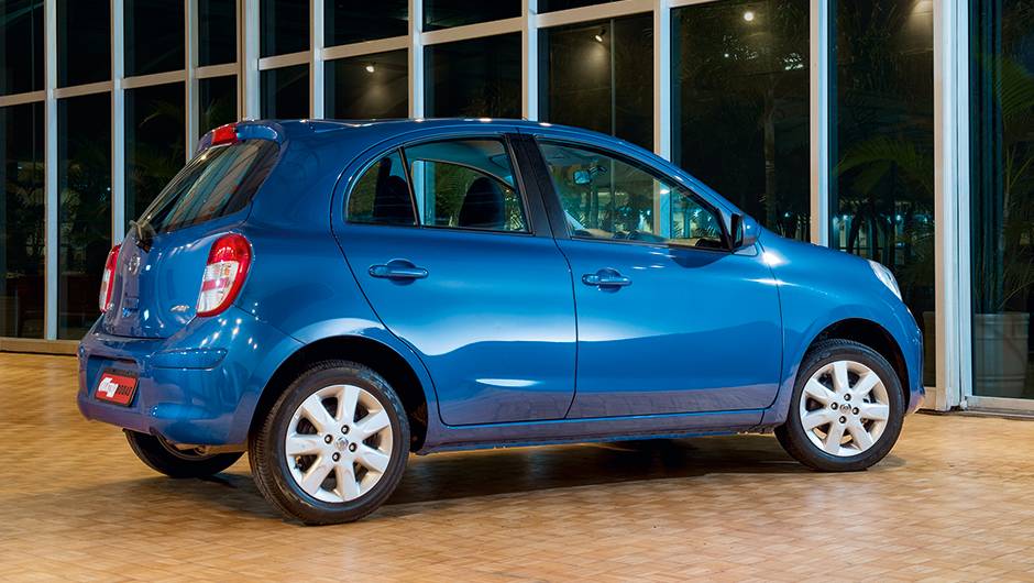 March reestilizado vai estrear no segundo trimestre. Hatch ganhar&aacute; produ&ccedil;&atilde;o nacional, no Rio de Janeiro | <a href="https://quatrorodas.abril.com.br/carros/comparativos/hatches-compactos-entrada-779938.shtml" rel="migration">Leia mais</a>