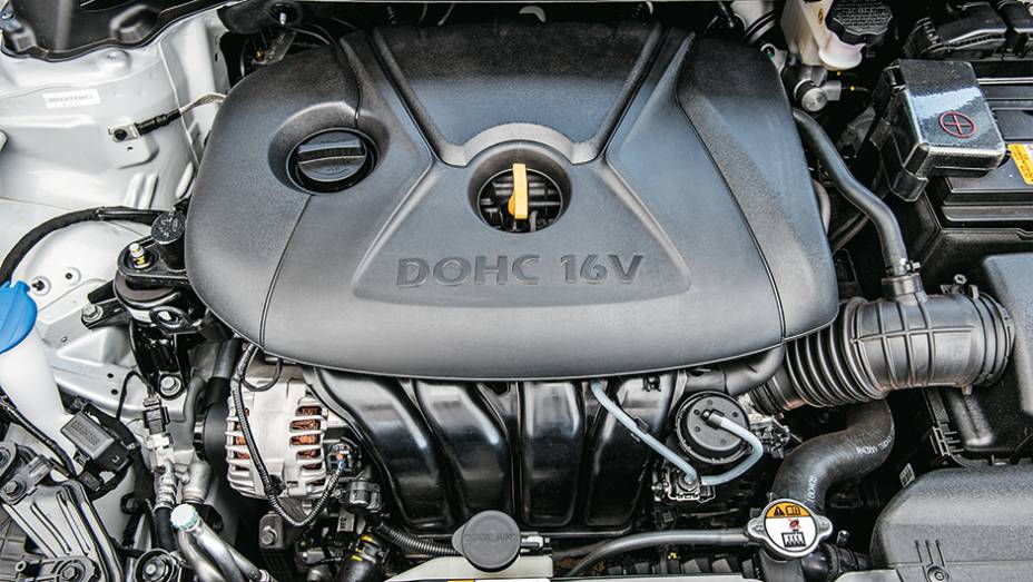 Sai 1.6 flex, entra 1.8 a gasolina de 150 cv | <a href="http://quatrorodas.abril.com.br/carros/impressoes/hyundai-i30-1-8-779010.shtml" rel="migration">Leia mais</a>