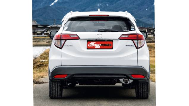 Olhando de traseira, o Vezel lembra o Toyota RAV4 | <a href="https://quatrorodas.abril.com.br/carros/impressoes/honda-vezel-777550.shtml" rel="migration">Leia mais</a> Olhando de traseira, o Vezel lembra o Toyota RAV4 | <a href="https://quatrorodas.abril.com.br/carros/impressoes/honda-vezel-777550.shtml" rel="migration">Leia mais</a>