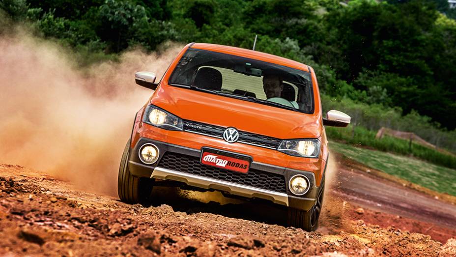 A cor Laranja Canyon é uma das novidades do catálogo 2015 | <a href="https://quatrorodas.abril.com.br/carros/testes/volkswagen-gol-rallye-782379.shtml" rel="migration">Leia mais</a>