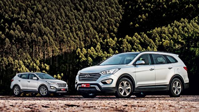 Faróis de neblina, para-choque e terceira coluna: poucas diferenças | <a href="https://quatrorodas.abril.com.br/carros/testes/hyundai-grand-santa-fe-782547.shtml" rel="migration">Leia mais</a>