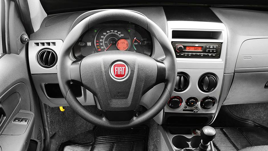 Fire trocou de painel e ganhou novas sa&iacute;das de ar | <a href="https://quatrorodas.abril.com.br/carros/impressoes/fiat-palio-fire-780927.shtml" rel="migration">Leia mais</a>