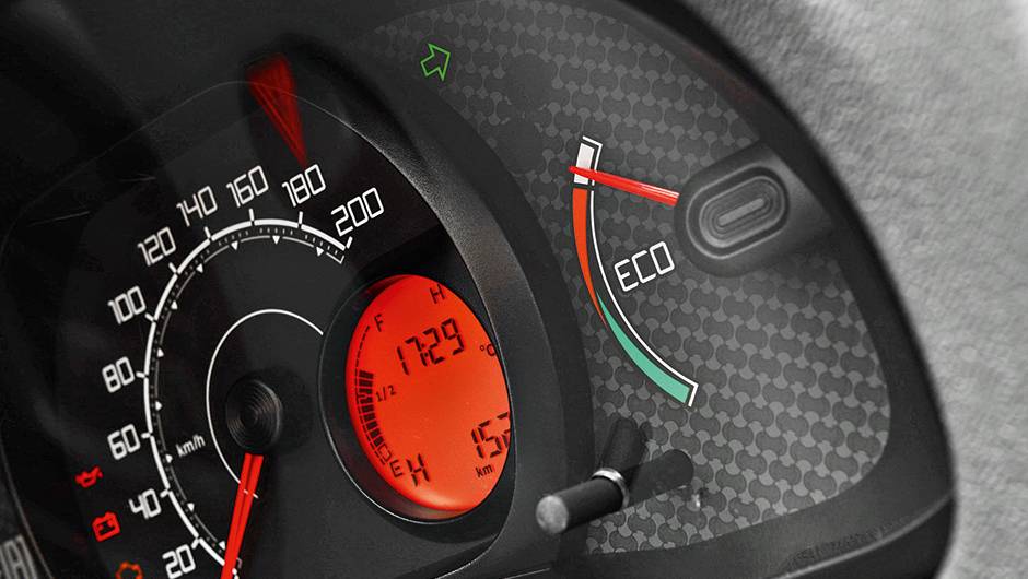 Econ&ocirc;metro ajuda a poupar combust&iacute;vel | <a href="https://quatrorodas.abril.com.br/carros/impressoes/fiat-palio-fire-780927.shtml" rel="migration">Leia mais</a>