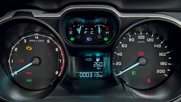 Painel é o mesmo das demais versões flex | <a href="https://quatrorodas.abril.com.br/carros/impressoes/ford-ranger-sport-2-5-782124.shtml" rel="migration">Leia mais</a> Painel é o mesmo das demais versões flex | <a href="https://quatrorodas.abril.com.br/carros/impressoes/ford-ranger-sport-2-5-782124.shtml" rel="migration">Leia mais</a>