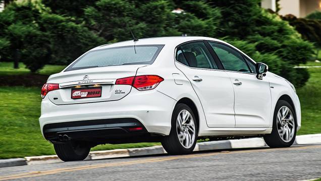 C4 Lounge Turbo THP é a versão ideal para comprar | <a href="https://quatrorodas.abril.com.br/carros/comparativos/sedas-medios-783295.shtml" rel="migration">Leia mais</a> C4 Lounge Turbo THP é a versão ideal para comprar | <a href="https://quatrorodas.abril.com.br/carros/comparativos/sedas-medios-783295.shtml" rel="migration">Leia mais</a>