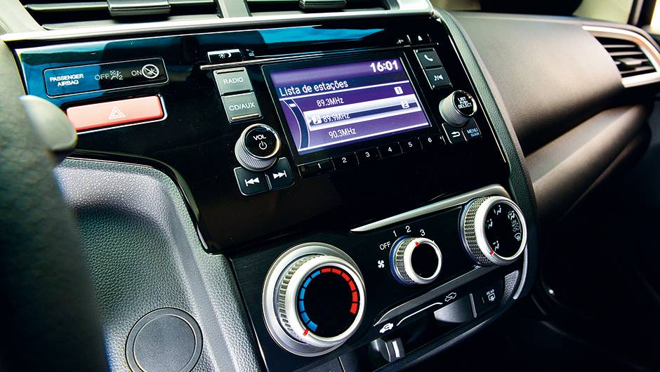  mas ar perdeu o ajuste digital | <a href="https://quatrorodas.abril.com.br/carros/testes/honda-fit-exl-1-5-786780.shtml" rel="migration">Leia mais</a>