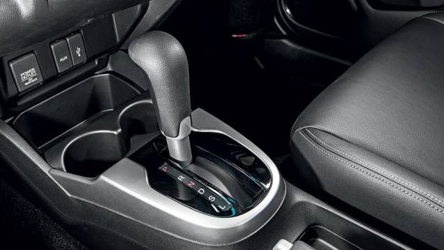 Câmbio é CVT, sem trocas manuais | <a href="https://quatrorodas.abril.com.br/carros/testes/honda-fit-exl-1-5-786780.shtml" rel="migration">Leia mais</a> Câmbio é CVT, sem trocas manuais | <a href="https://quatrorodas.abril.com.br/carros/testes/honda-fit-exl-1-5-786780.shtml" rel="migration">Leia mais</a>