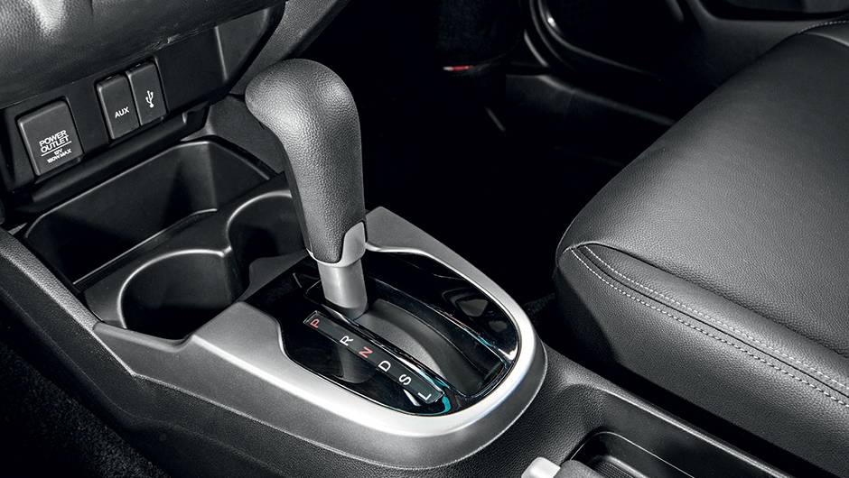 C&acirc;mbio &eacute; CVT, sem trocas manuais | <a href="https://quatrorodas.abril.com.br/carros/testes/honda-fit-exl-1-5-786780.shtml" rel="migration">Leia mais</a>