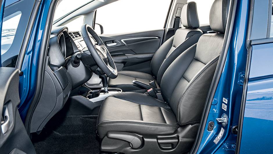 &Agrave; frente e | <a href="https://quatrorodas.abril.com.br/carros/testes/honda-fit-exl-1-5-786780.shtml" rel="migration">Leia mais</a>