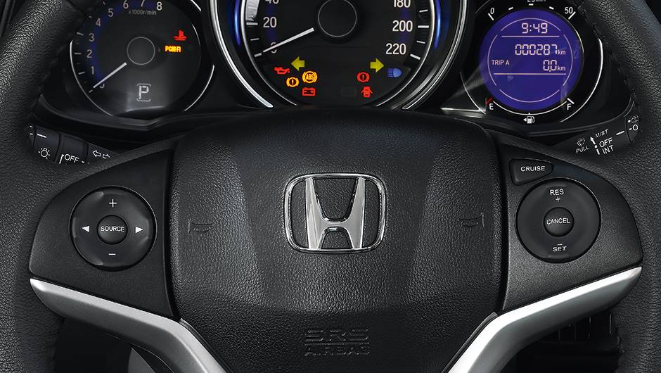 Piloto autom&aacute;tico e | <a href="https://quatrorodas.abril.com.br/carros/testes/honda-fit-exl-1-5-786780.shtml" rel="migration">Leia mais</a>